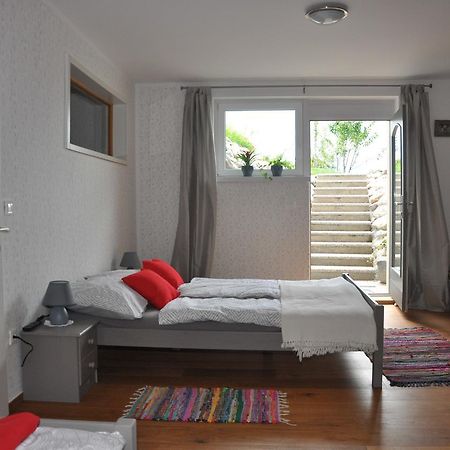 Apartma Romana Spodnji Otok Экстерьер фото
